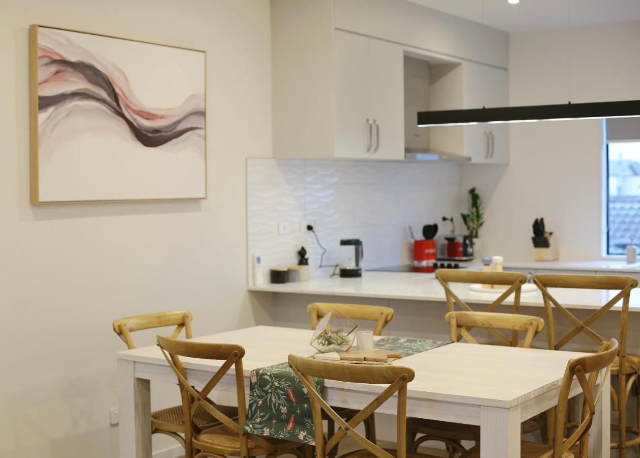 Cozy And Comfortable, Sunny Three-Storey Building Auckland Exterior photo